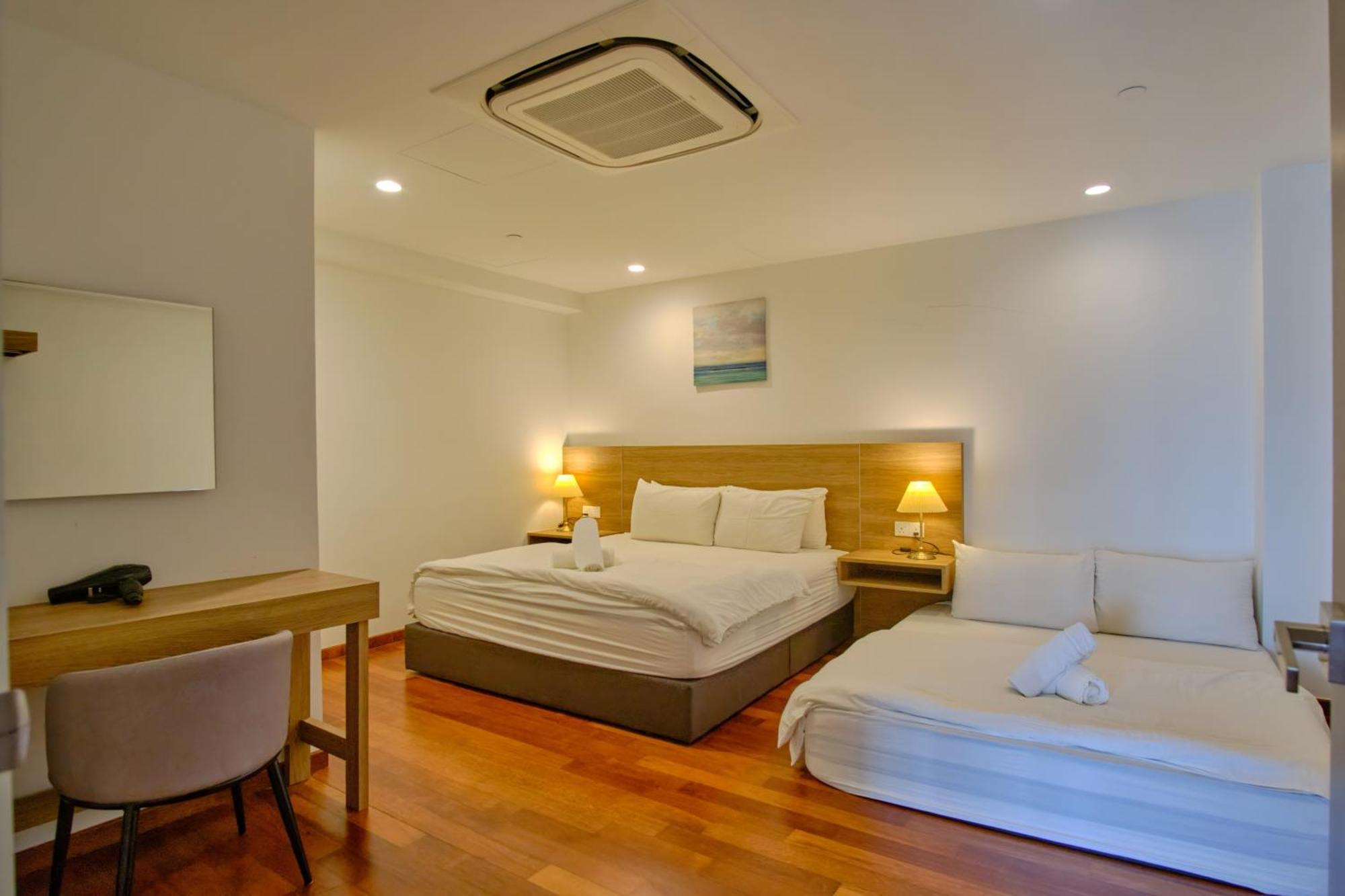 Sunrise Gurney Apartment Джордж Таун Екстериор снимка